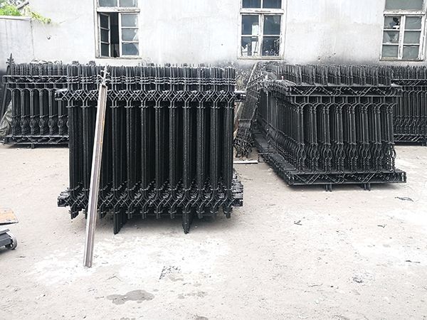 铸铁护栏