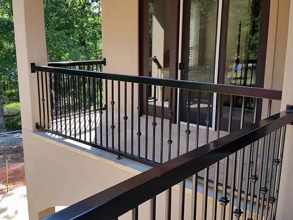 阳台护栏